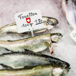 La révision de la loi sur les denrées alimentaires s'intéresse à la provenance des poissons. [Gaétan Bally]