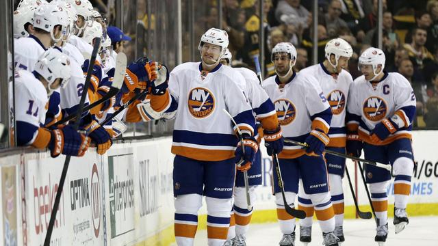 Les Isles se congratulent, les playoff pointent à l'horizon.