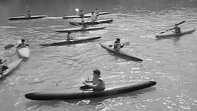 Le kayak sur rivière, un sport innovant en 1968. [RTS]