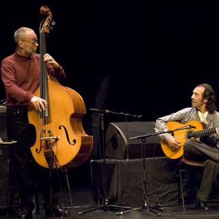 Dave Holland et Pepe Habichuela Flamenco 5tet feat. Josemi Carmona. [Cesar Merino]