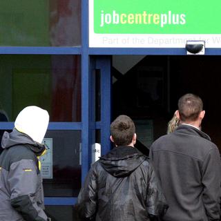 Le gouvernement britannique impose des règles plus strictes aux chômeurs de longue durée [AP Photo/Scott Heppell]