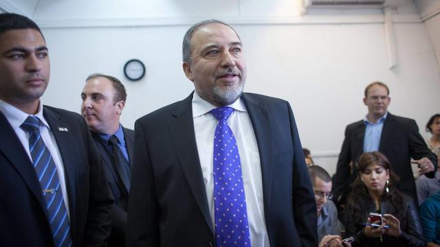 L'ancien ministre israélien des Affaires étrangères Avigdor Lieberman est de retour au gouvernement. [EPA/Keystone - Emil Salman]