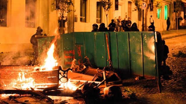 Des heurts ont opposé la police et des manifestants près du bureau du Premier ministre à Istanbul. [GURCAN OZTURK]