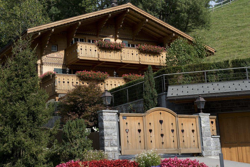 Le "Chalet Jade" du chanteur français Johnny Hallyday à Gstaad. [Jean-Christophe Bott]