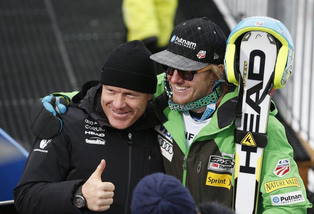 Didier Cuche a été l'un des premiers à féliciter Ted Ligety. [KEYSTONE - Matthias Schrader]