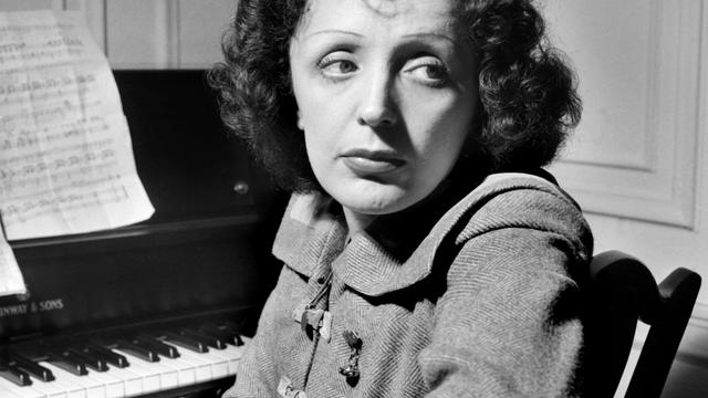 La chanteuse Edith Piaf (1915-1963).