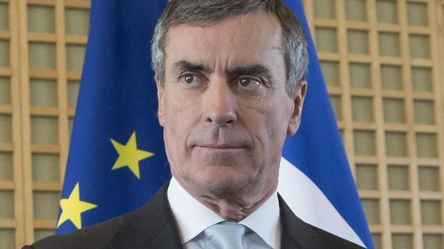 Jérôme Cahuzac, le 2 avril 2013: l'ancien ministre délégué au Budget Jérôme Cahuzac, qui avait démissionné à la mi-mars, avoue avoir détenu un compte à l'étranger. Il a été mis en examen pour blanchiment de fraude fiscale. [EPA/Ian Langsdon]