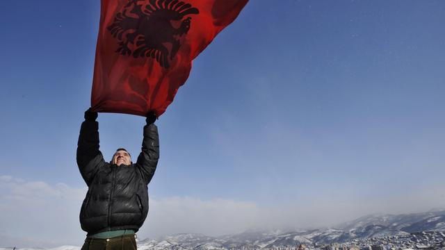Drapeau du Kosovo. [AP Photo/Keystone - Bela Szandelszky]