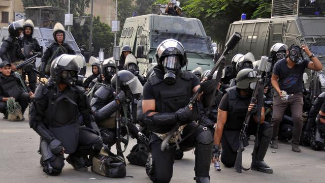 L'armée a violemment dispersé les manifestants pro-Morsi au Caire. [ENGY IMAD]