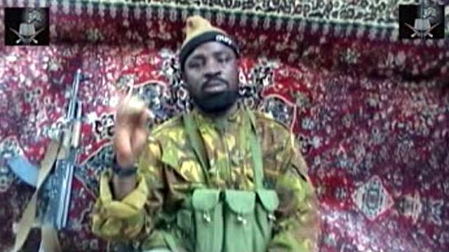 Cette capture d'écran d'une vidéo distribuée aux journalistes nigérians montre le leader de la secte Boko Haram, liée à Al-Qaïda, Abubakar Shekau. [HO/BOKO HARAM]