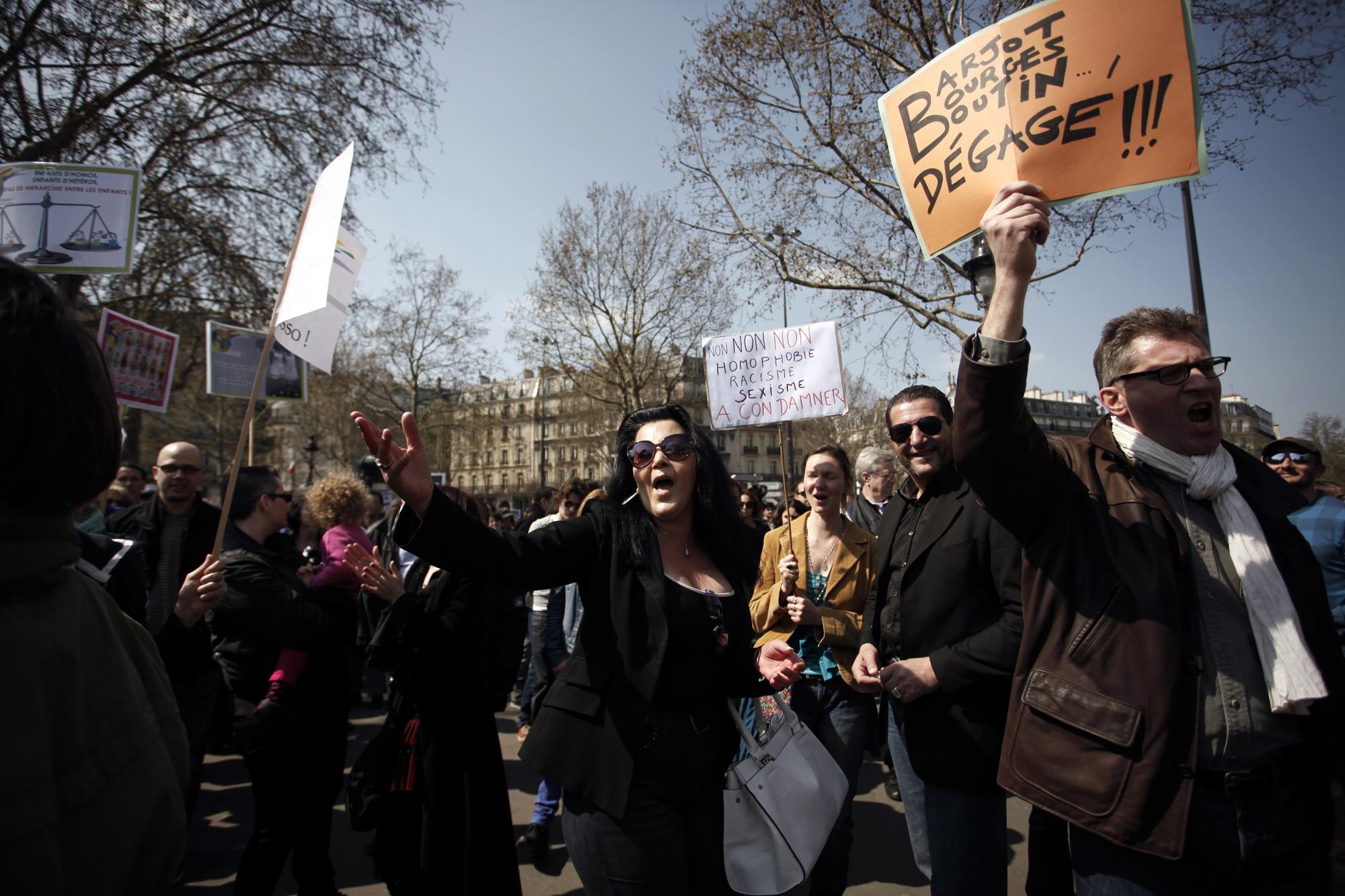 Les partisans de la loi se sont également réunis dimanche à Paris. [AFP - Guillaume Baptiste]