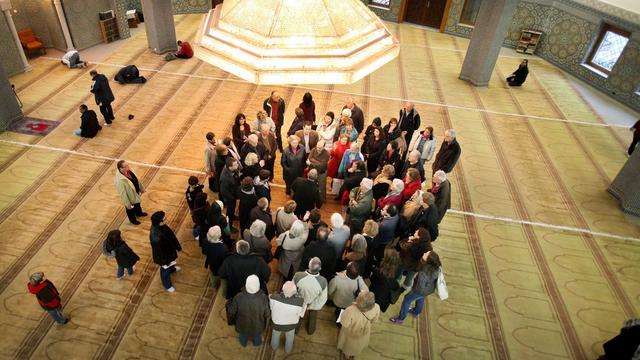 Intérieur de la Fondation Culturelle Islamique de Genève. [Magali Girardin]