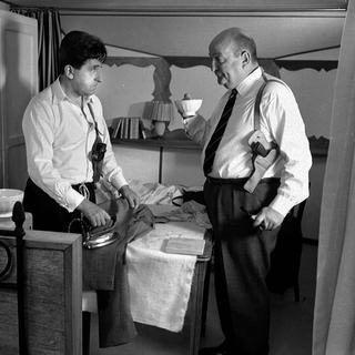 Jean Lefebvre et Bernard Blier pendant le tournage des "Tontons flingueurs" de Georges Lautner, 1963. [Noa / Roger Viollet / AFP - Roger Viollet]