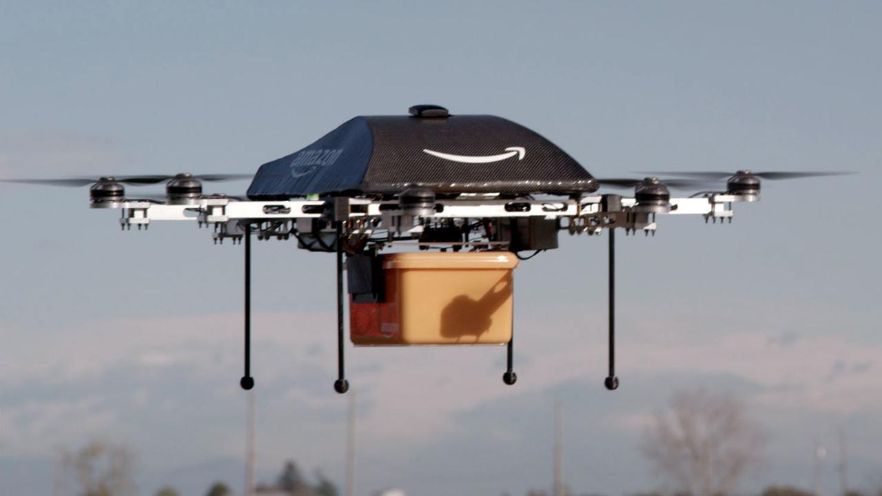 Le géant américain du commerce en ligne teste ce type de mini-drones. [Amazon]