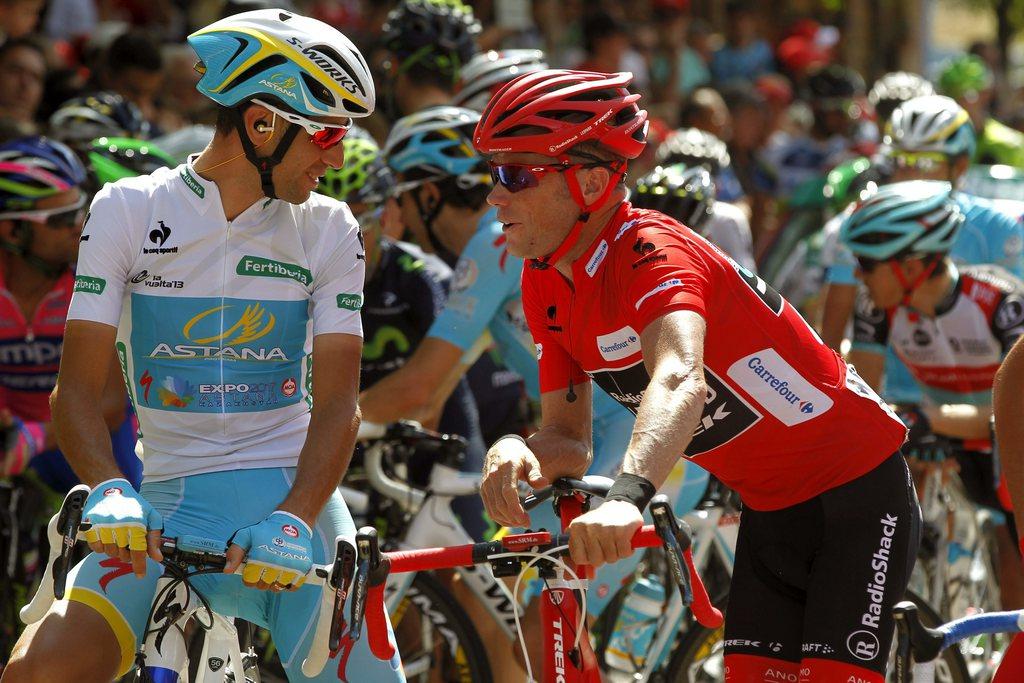 Nibali (à gauche) se voit priver d'un rare doublé Giro-Vuelta au cours de la même année. [JAVIER LIZON]
