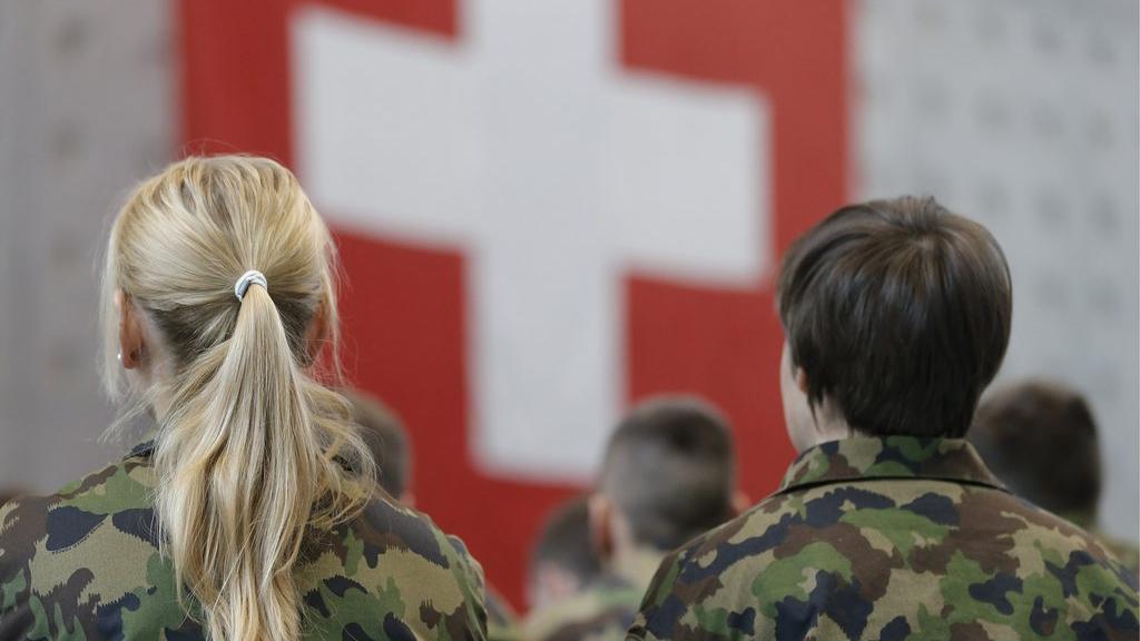 Les cours de répétition de l'armée suisse pourraient durer deux semaines au lieu de trois. [Peter Klaunzer]
