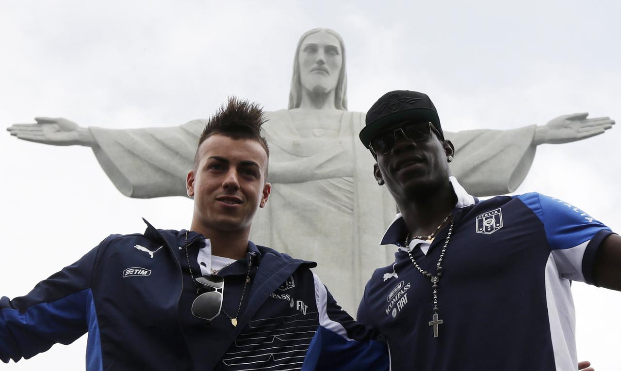 La période tourisme est terminée pour les Italiens El Shaarawy et Balotelli (à droite). [REUTERS - Ricardo Moraes]