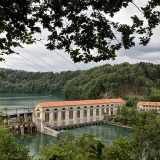 Le barrage du Wohlensee pourrait devenir une menace pour la centrale nucléaire de Mühleberg en cas de séisme. [Alessandro Della Bella]