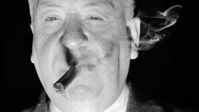 Le cinéaste américain Alfred Hitchcock (1899-1980). [Roger-Viollet - AFP]