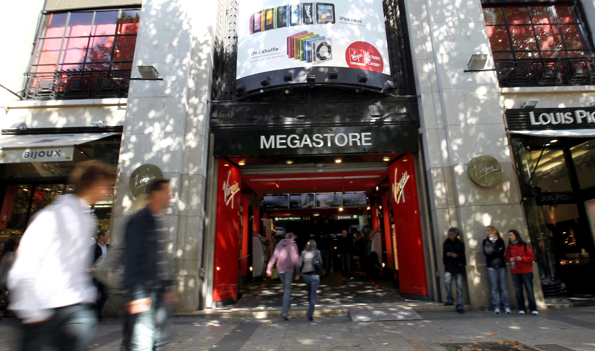 Le magasin Virgin Megastore sur les Champs-Elysées. [Thomas Coex]