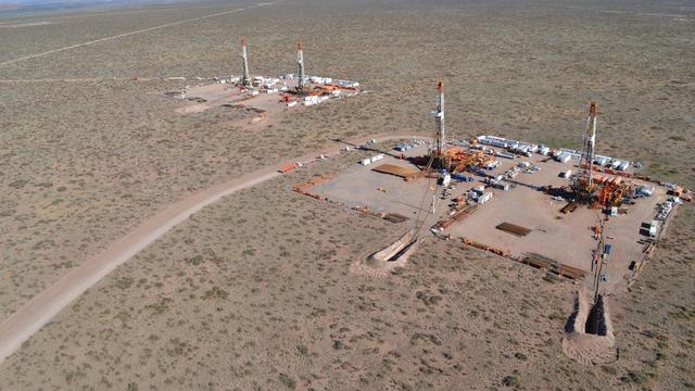 Les compagnies pétrolières ont déjà commencé l’extraction de gaz et de pétrole à Vaca Muerta, en Patagonie. [YPF Press office - EPA]