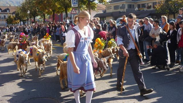 Outre les spécialités culinaires, les visiteurs assistent à un marché du terroir et à la confection de la moutarde de Bénichon. [DR - Image d'archive]