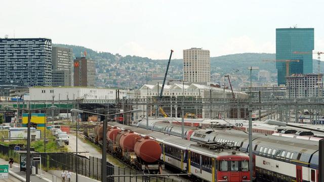 Le chantier de la gare de Zurich est bloqué par le syndicat Unia qui dénonce du dumping salarial. [Steffen Schmidt]