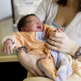 La Suisse a connu une nette baisse de la natalité en 2022 [Keystone - Ennio Leanza]