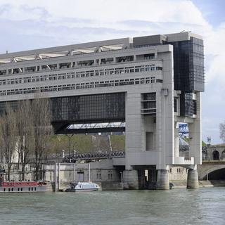 Le bâtiment du ministère de l'économie à Bercy. [EPA / YOAN VALAT]