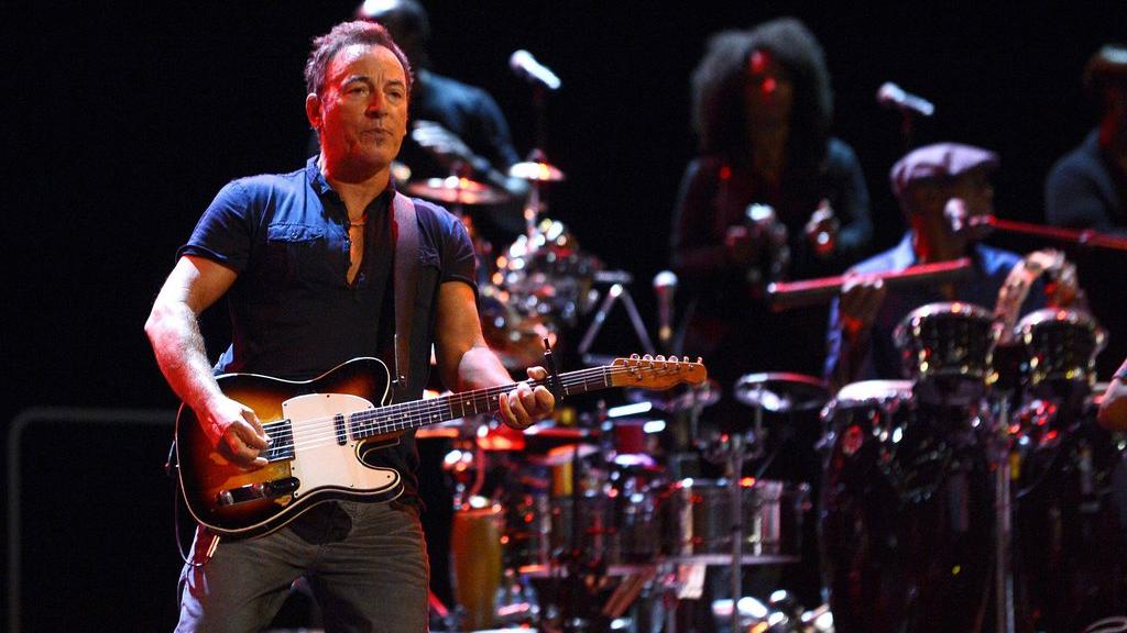 Jeudi 14 mars: le rocker américain Bruce Springsteen en répétition à Brisbane avant un concert.