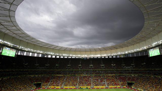 Samedi 15 juin: vue du National Stadium à Brasilia, lors du match d'ouverture de la Coupe des Confédérations (Brésil, Mexique, Italie, Japon, Espagne, Tahiti, Uruguay, Nigeria).