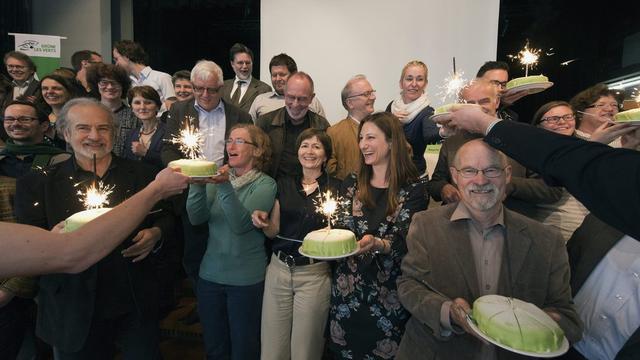 Les Verts ont fêté les trente ans de leur parti avec des gâteaux verts [Lukas Lehmann]