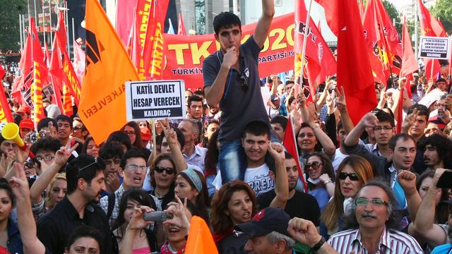 Des manifestants se sont rassemblés samedi à Ankara avant d'être violemment dispersés par les forces de l'ordre. [Adem Altan]