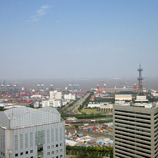 Panorama de la Zone pilote de libre-échange de Shanghai, ainsi que la rivière Huangpu. [Xing Zhiwei]