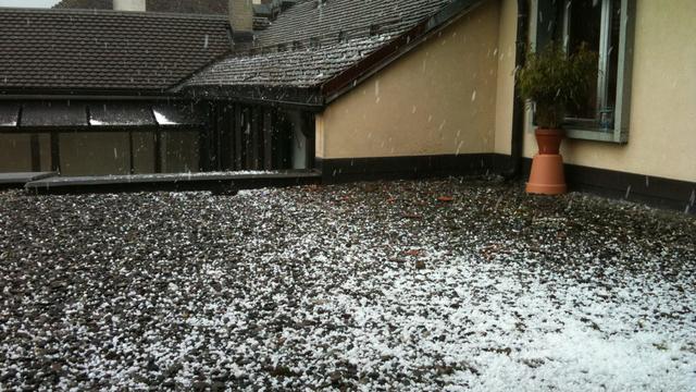 Orage de grêle dans la région de Bulle (FR). [Anita Foric]