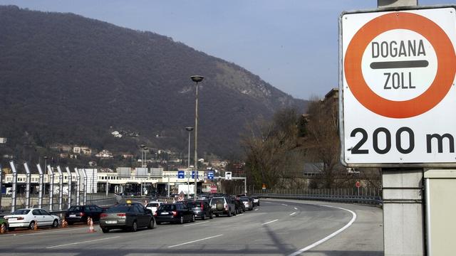 Les autorités suisses et italiennes veulent notamment lutter plus efficacement contre le crime organisé et le trafic d'êtres humains. [Karl Mathis]