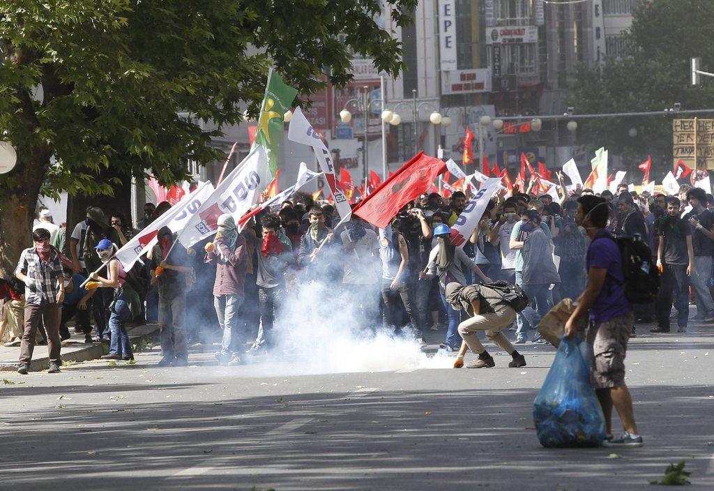 Dans la capitale Ankara, les forces de l'ordre ont fait usage de gaz lacrymogène pour disperser les protestataires. [EPA - Evrim Aydin]