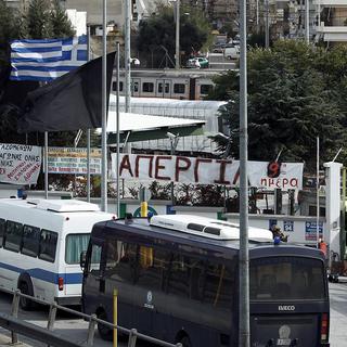 En Grèce, 300 policiers anti-émeute ont repris le contrôle du principal dépôt du métro d'Athènes. [Alkis Konstantinidis]