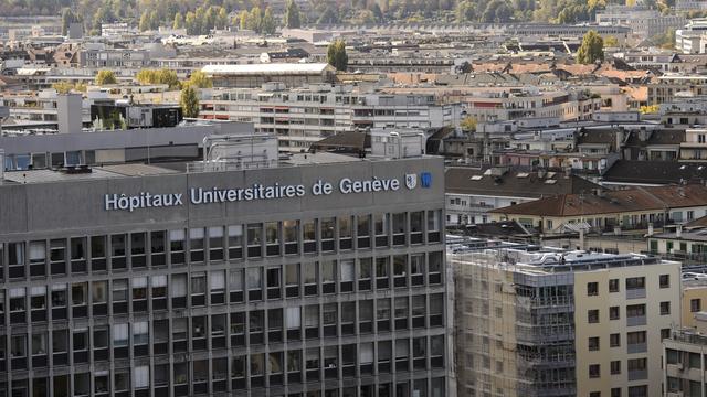Les sous-sols des Hôpitaux Universitaires de Genève cachaient un carnotzet de luxe. [Keystone - Martial Trezzini]