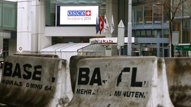 D'importantes mesures de sécurité ont été déployées à Bâle avant l'ouverture de la conférence.