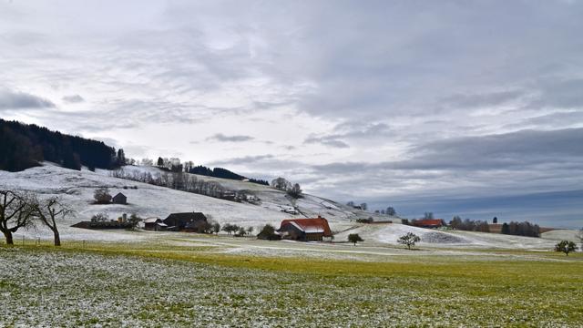 L'arrivée des nuages dans la région de Treyvaux (FR). [Marc Brodard]