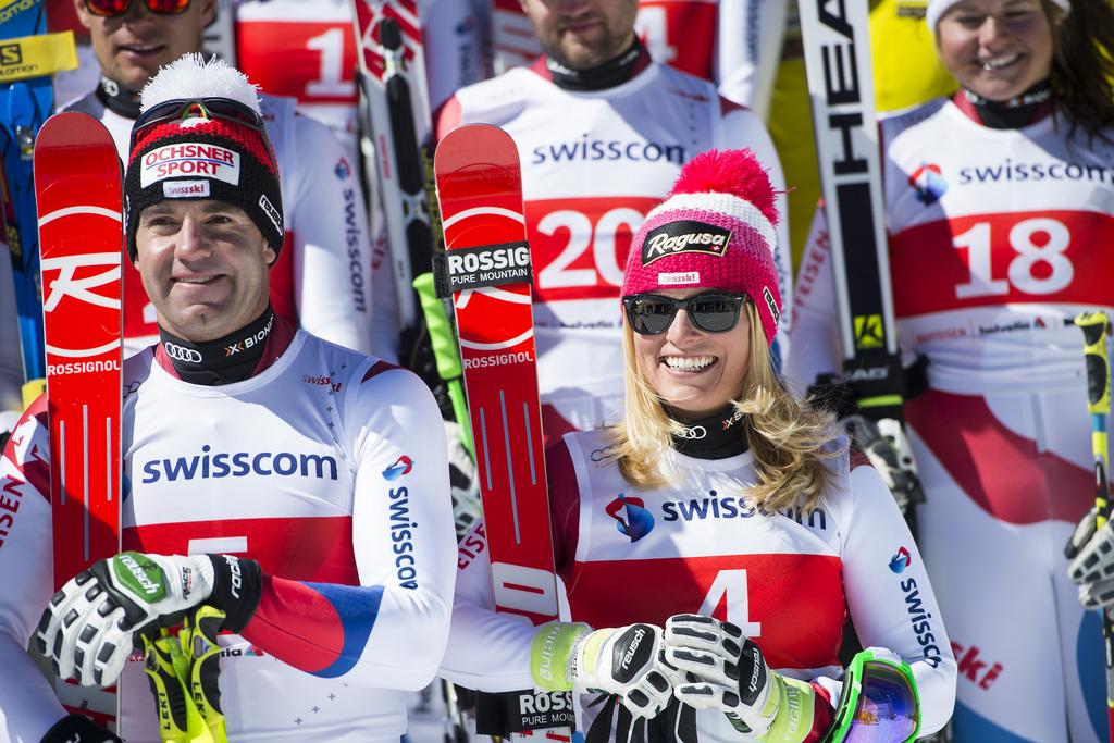 Didier Défago et Lara Gut, tout sourire pour la photo de groupe. [KEYSTONE - Bott]