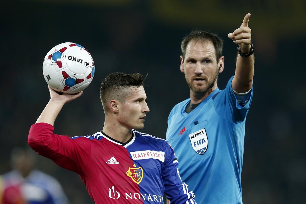 Xhaka (ici durant le match) s'est distingué après la rencontre YB-Bâle par un salut particulier. [KEYSTONE - Peter Klaunzer]