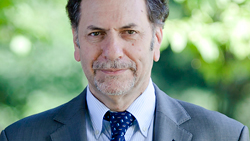 Georges Mink, sociologue et directeur de recherches au CNRS. [http://whoswho.coleurope.eu/]
