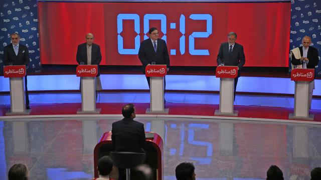 La plus grande chaîne télévisée d'Afghanistan a invité mardi les cinq principaux candidats à l'élection présidentielle à débattre. [AP/Keystone - Massoud Hossaini]