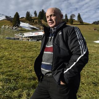 Ueli Maurer était à Adelboden le vendredi 19 décembre pour préparer les slaloms de ski de la Coupe du monde. [Peter Schneider]