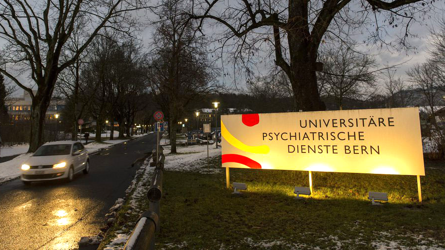 L'entrée des Services psychiatriques universitaires à Berne. [Alessandro della Valle]
