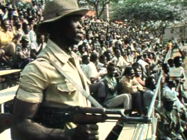 Rassemblement du MPLA à Lunanda, Angola, en 1975. [RTS]