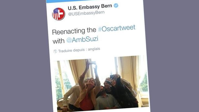 Le selfie d'arrivée de Suzi LeVine (@ambSuzi) à l'ambassade américaine à Berne. [Twitter]