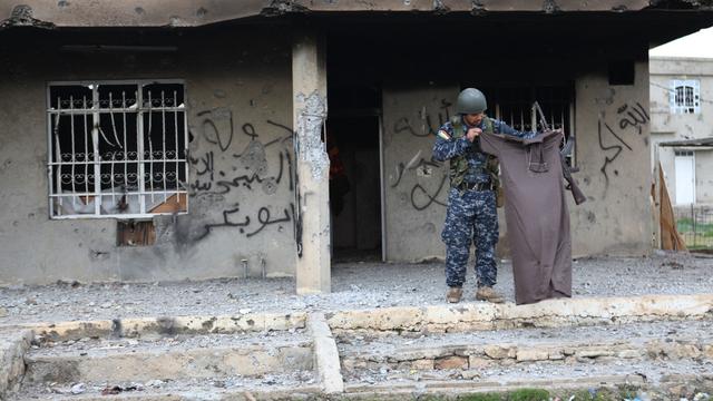Des combattants kurdes affirment avoir mis fin au siège du mont Sinjar. [AP Photo/Zana Ahmed]